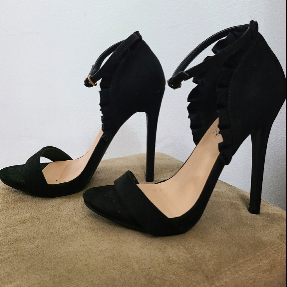 Shoedazzle Alyssa Suede Black Ruffle Heel